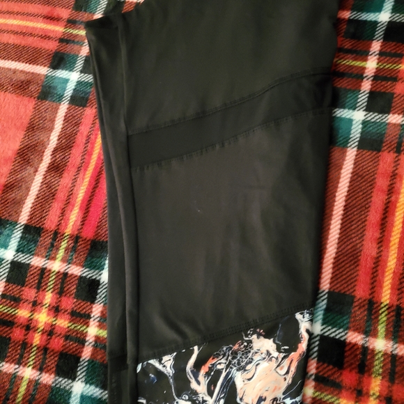 Marika Tummy Control Mid Calf Legging - Picture 4 of 7